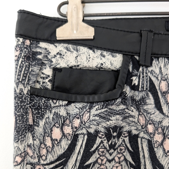 2/15$Zara Trafaluc Black and White Patterned Pants With Leather-like Trim Size 2 - Picture 5 of 11